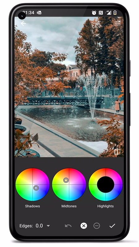 Adjust the parameters of the color wheel in Photo Curves MOD APK