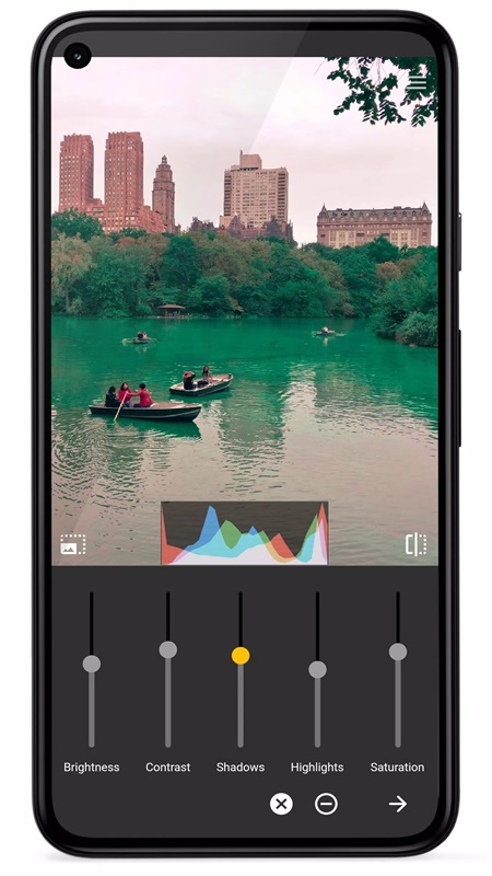 Perform photo editing with basic tools in Photo Curves MOD APK