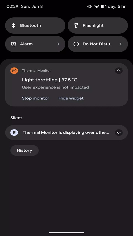 Monitor the temperature measurement process via the status bar widget in Thermal Monitor MOD APK